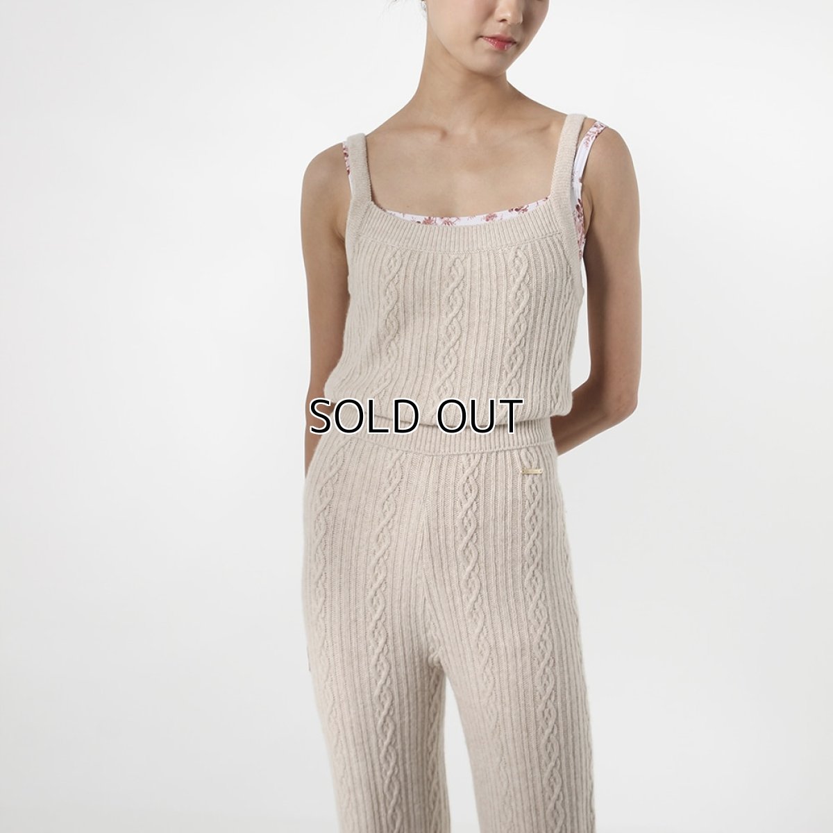 画像2: 【LEVDANCE】  Jeanne Cable Knitted Jumpsuit  (2)