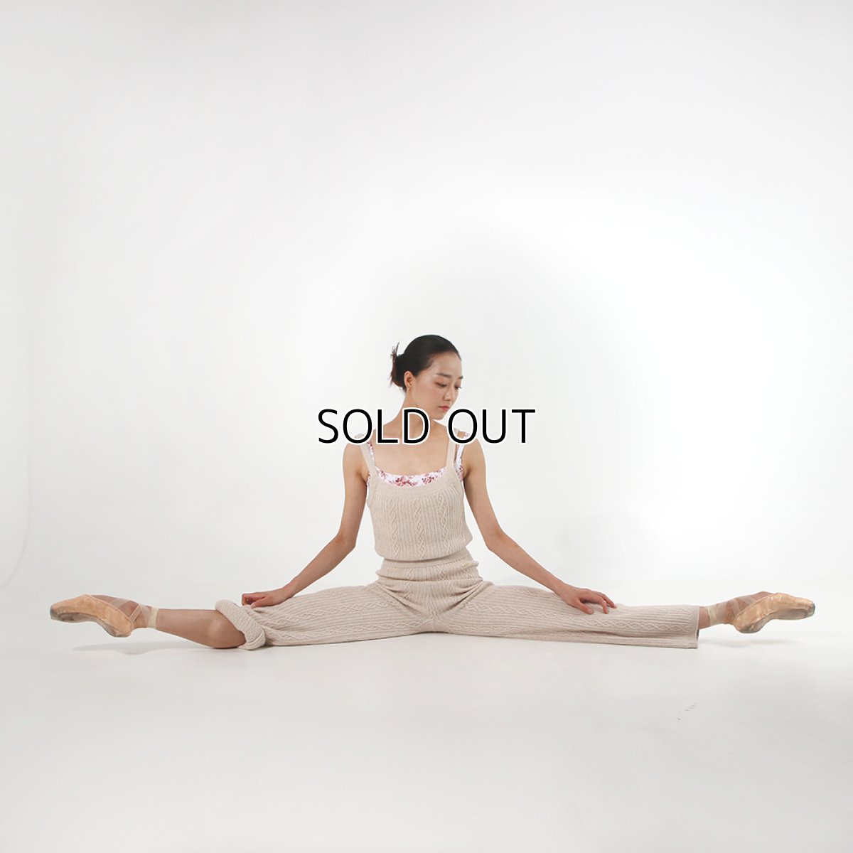 画像4: 【LEVDANCE】  Jeanne Cable Knitted Jumpsuit  (4)