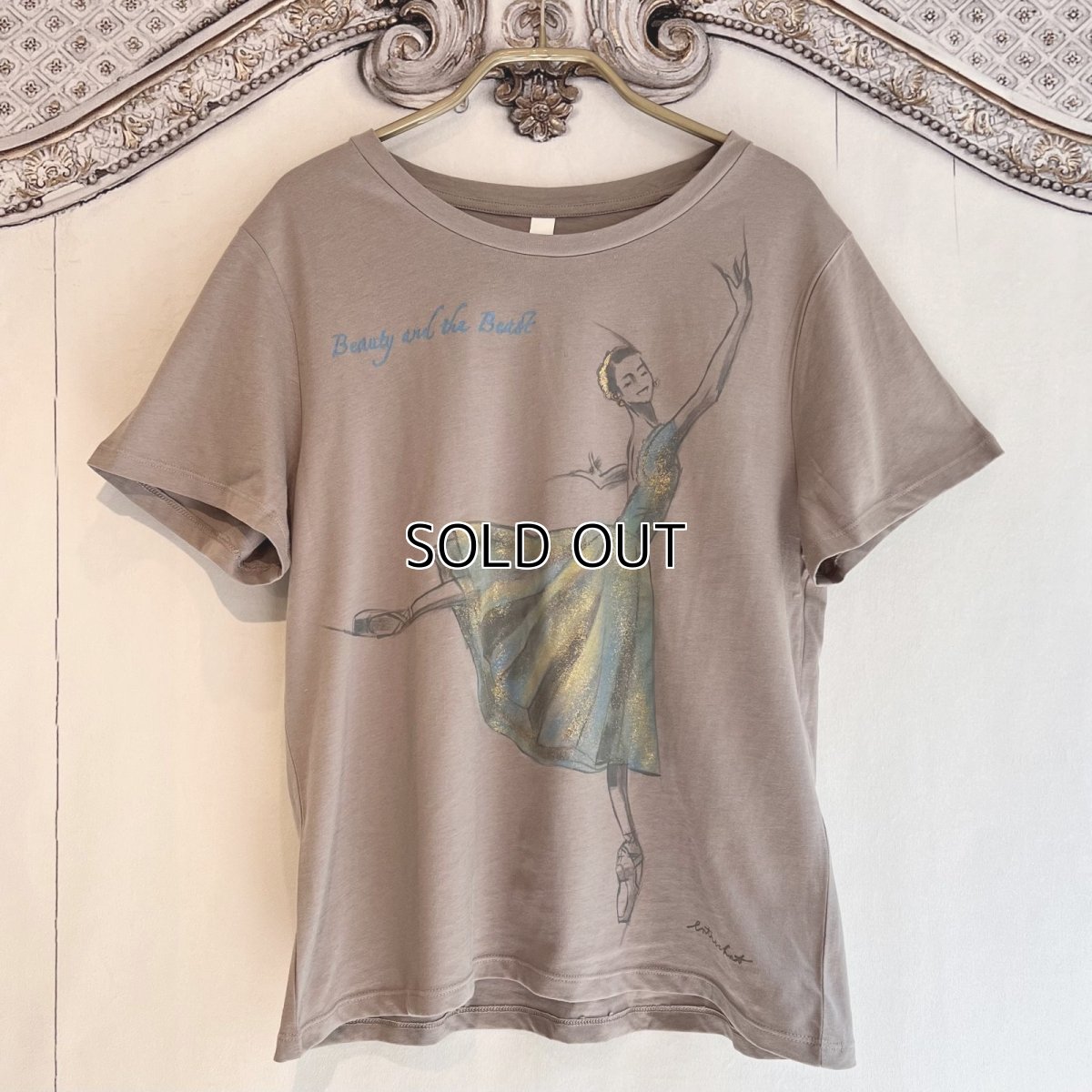 画像1: 【entrechat】  デザイナー直筆〈美女と野獣〉オーガニックコットンTシャツ ゴールドラメ (1)