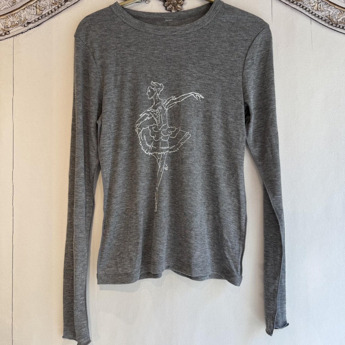 画像2: 【entrechat】  〈 ballerina 〉長袖ソフトシアークルーネックTシャツ (2)