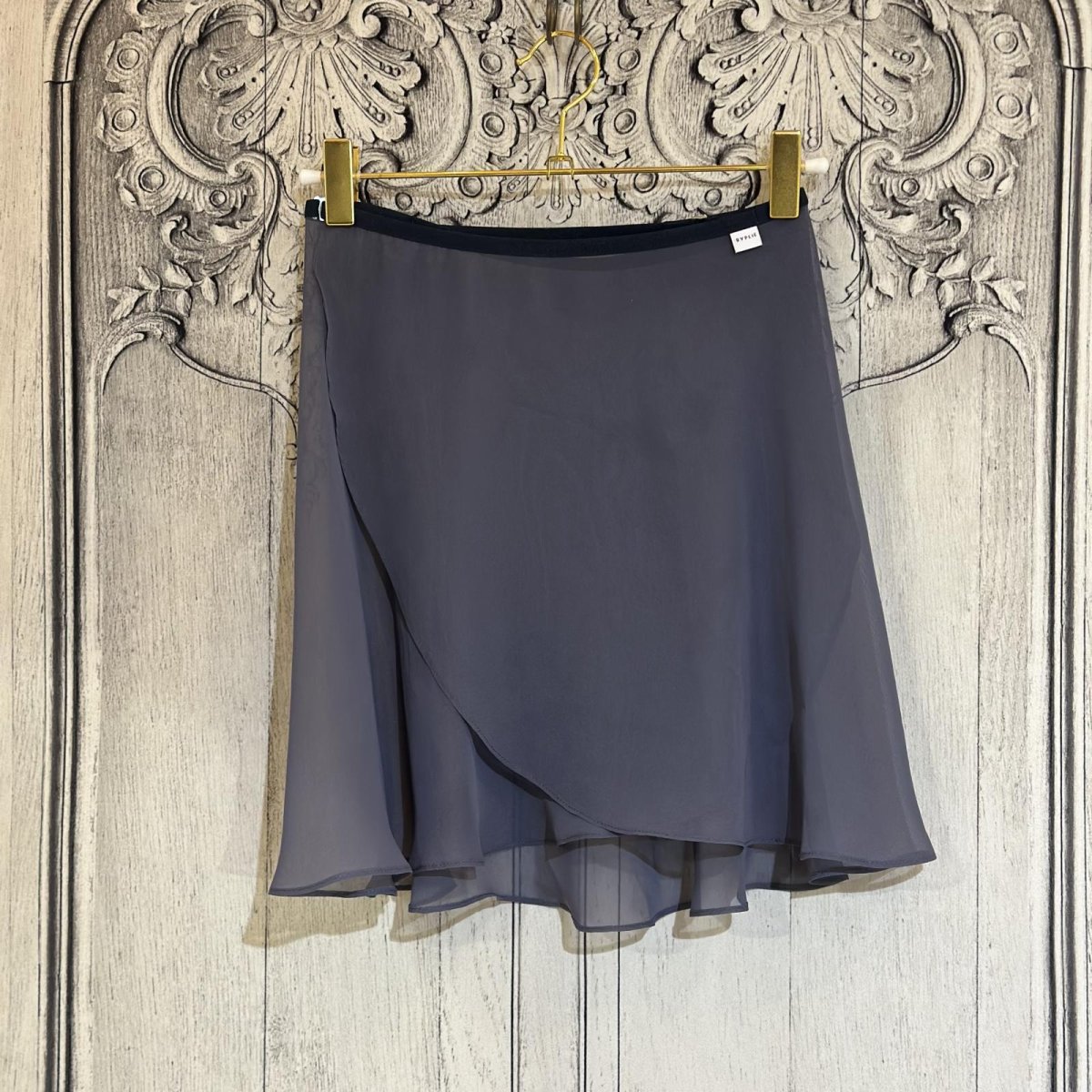 画像1:  B品【BYPLIE】 スタンダード丈 Skirt(定価7,500円)ウエスト部分縫い外れ (1)