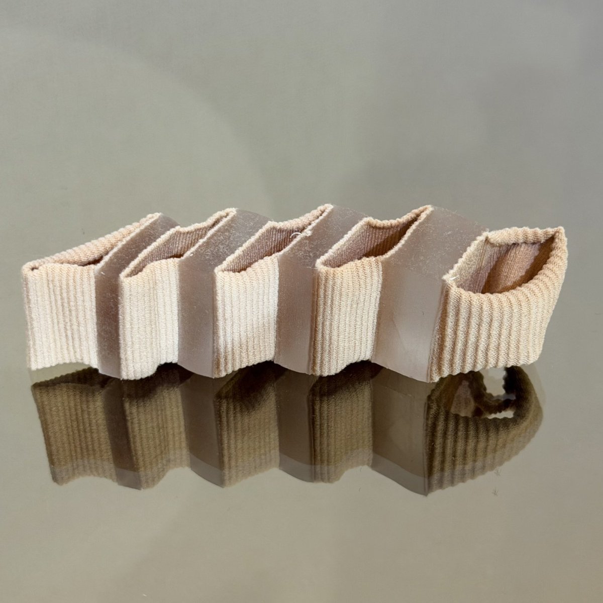 画像2: 【CHERIE】立ち方が変わる 足指サポート トゥクッション (2)