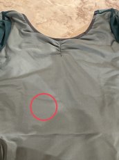 画像8:  B品【EMOIR】 Flare sleeve leotard 生地のほつれ　縫製はずれ (8)