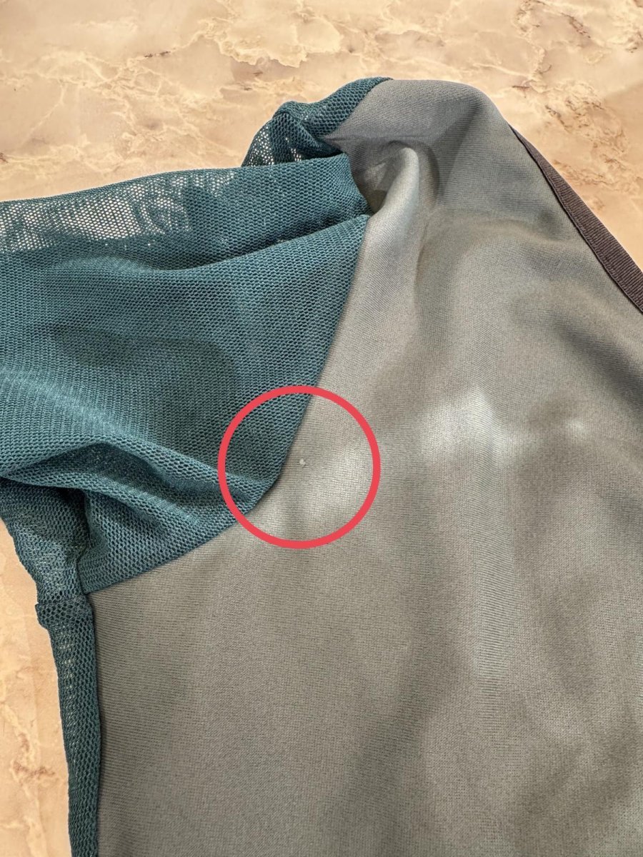 画像7:  B品【EMOIR】 Flare sleeve leotard 生地のほつれ　縫製はずれ (7)