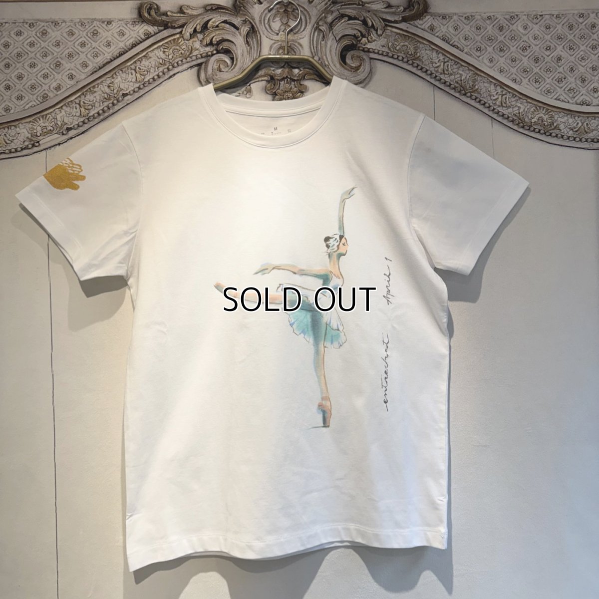 画像1: 【entrechat】デザイナー直筆 Odette Swan Ballerina 半袖Tシャツ (1)