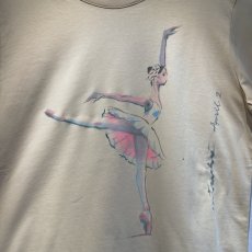 画像7: 【entrechat】デザイナー直筆 Odette Swan Ballerina 半袖Tシャツ (7)