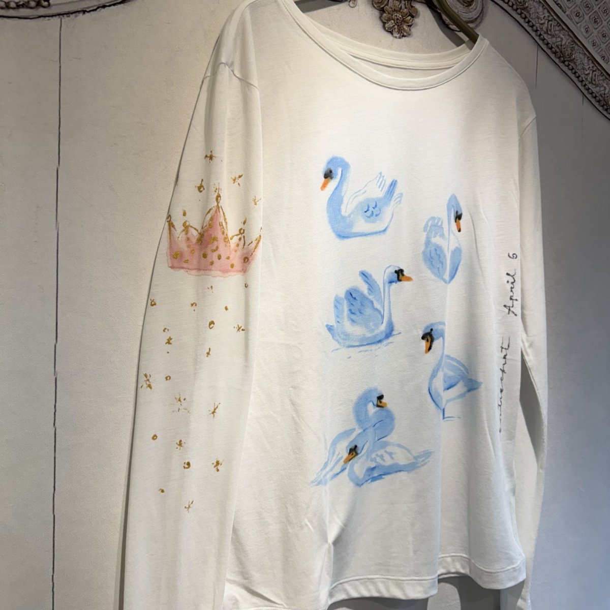 画像2: 【entrechat】デザイナー直筆  Odette Swan 長袖クルーネックＴシャツ (2)